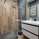 Towarowa Global Apartment, Free Parking, Air-conditioning, Self Check-in 24h 아파트