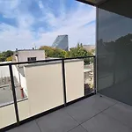 Towarowa Global Apartment, Free Parking, Air-conditioning, Self Check-in 24h 포즈난