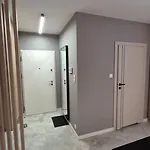 Towarowa Global Apartment, Free Parking, Air-conditioning, Self Check-in 24h 아파트 포즈난