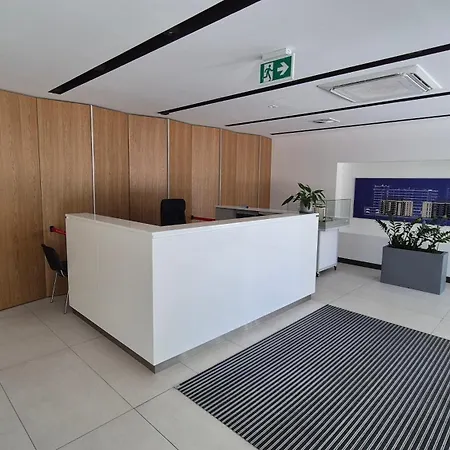 Towarowa Global Apartment, Free Parking, Air-conditioning, Self Check-in 24h Πόζναν