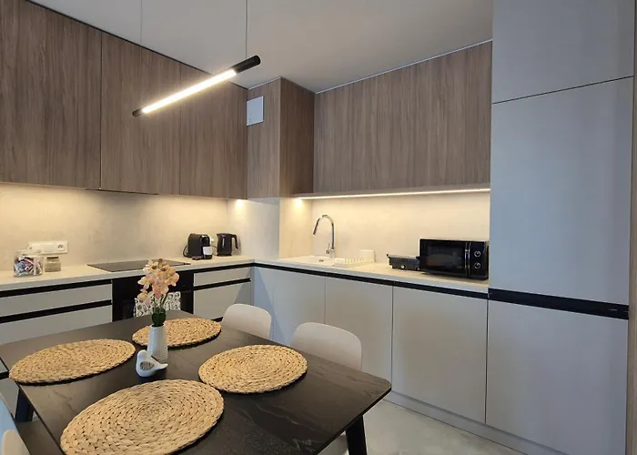 Towarowa Global Apartment, Free Parking, Air-conditioning, Self Check-in 24h * Poznań