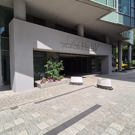 Towarowa Global Apartment, Free Parking, Air-conditioning, Self Check-in 24h Познань