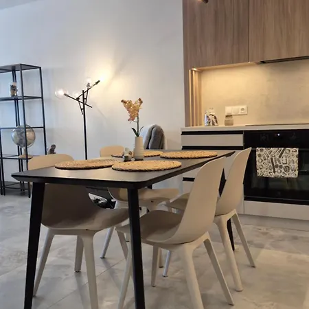 Towarowa Global Apartment, Free Parking, Air-conditioning, Self Check-in 24h *