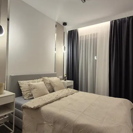 Апартаменты Towarowa Global Apartment, Free Parking, Air-conditioning, Self Check-in 24h