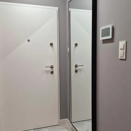 Towarowa Global Apartment, Free Parking, Air-conditioning, Self Check-in 24h Апартаменты Познань